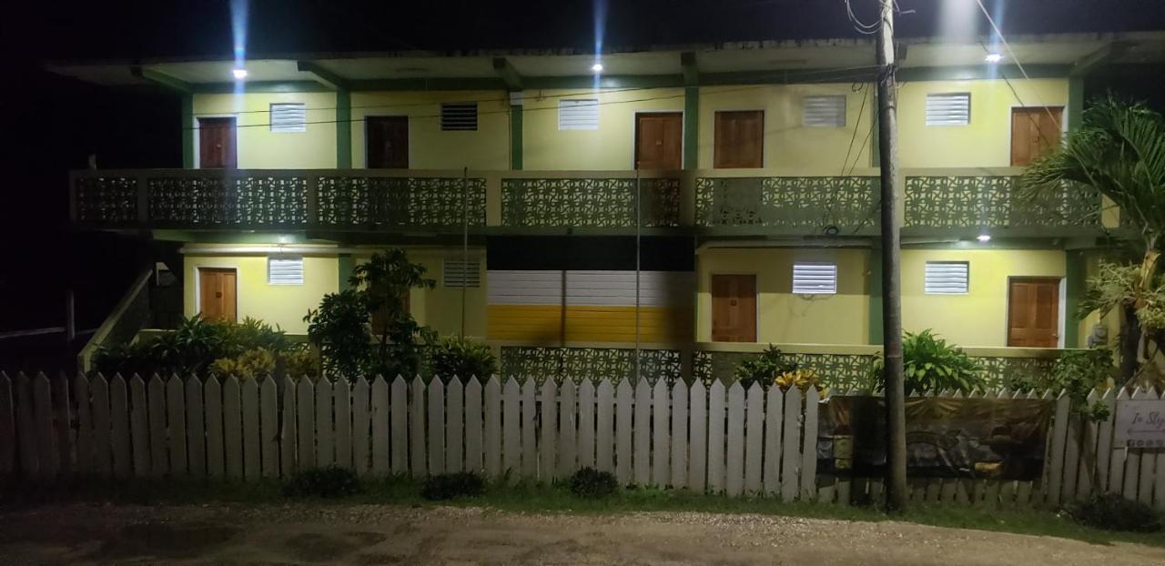 Pal'S On The Beach - Dangriga, Belize Exteriör bild