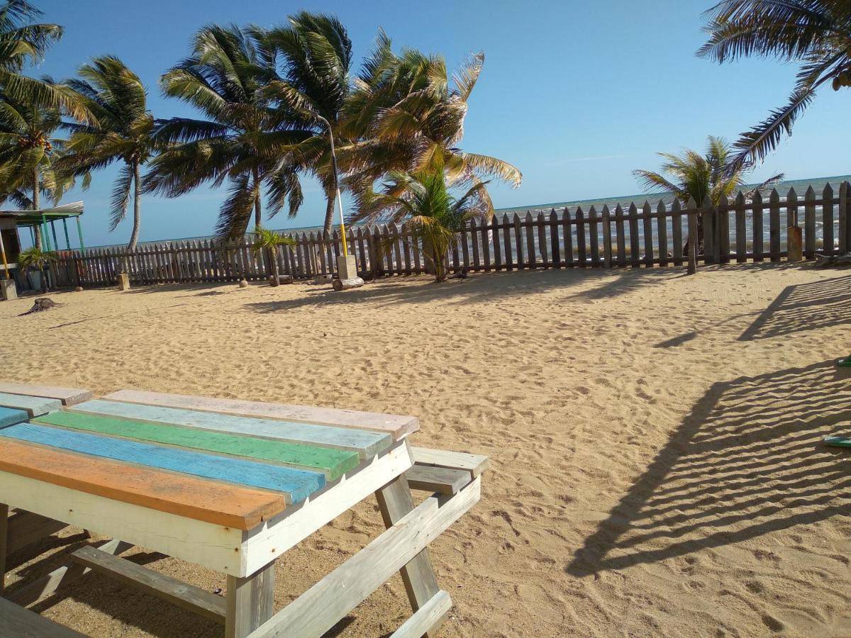 Pal'S On The Beach - Dangriga, Belize Exteriör bild