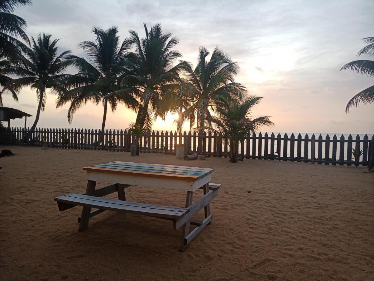 Pal'S On The Beach - Dangriga, Belize Exteriör bild