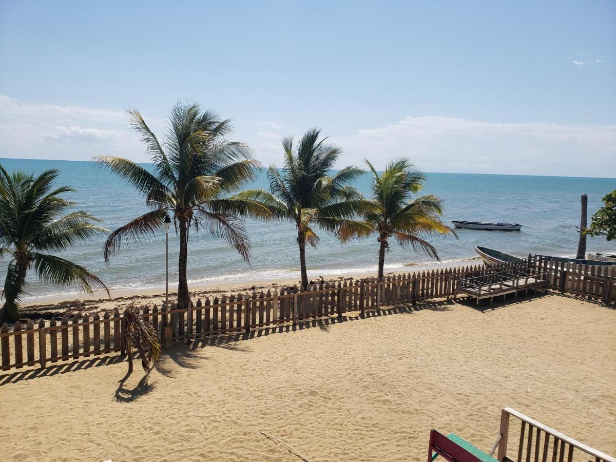 Pal'S On The Beach - Dangriga, Belize Exteriör bild