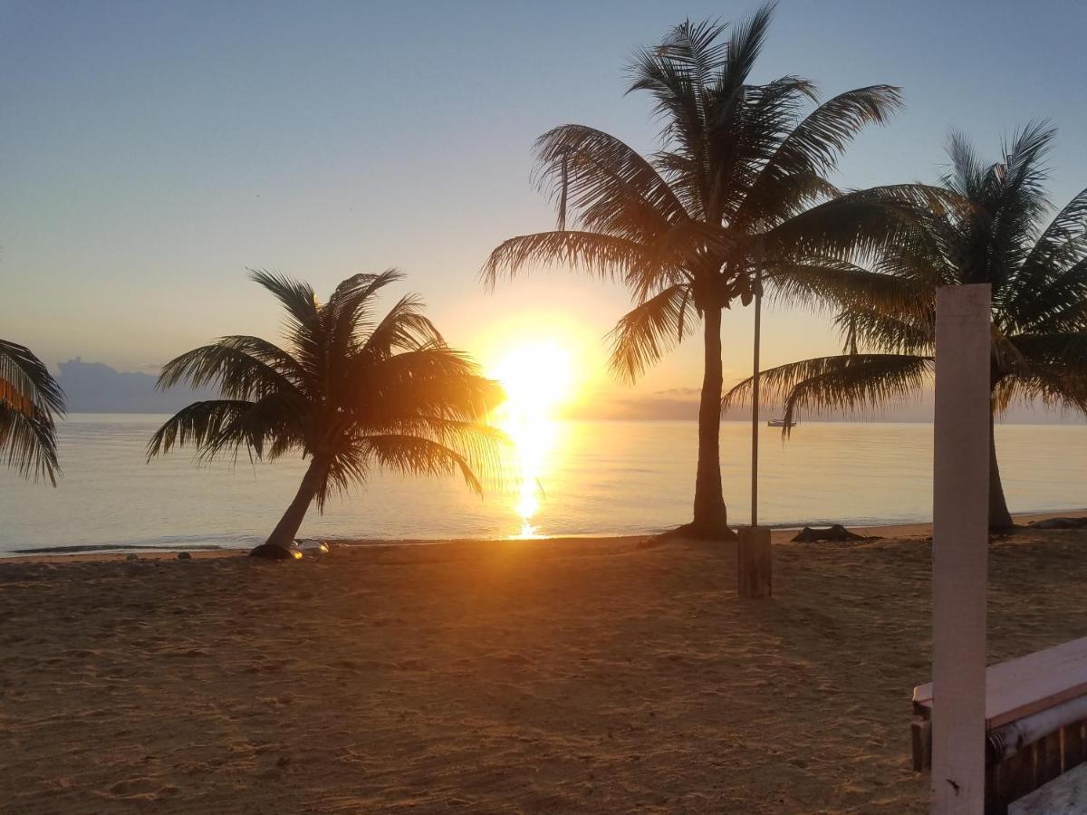 Pal'S On The Beach - Dangriga, Belize Exteriör bild